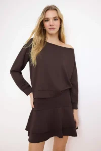 TRENDYOLMİLLA Brown Oversized with flywheel/Frilly Short / Mini interlock Knitting Top and Bottom Set - Image 2