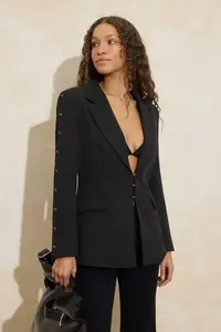 TRENDYOLMİLLA Black Sleeves Eyelet Detailed Weaving Fitted Blazer Jacket