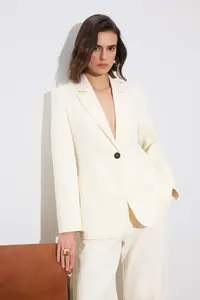 TRENDYOLMİLLA Limited Edition Off White Fitted Weaving Blazer Jacket - Image 2