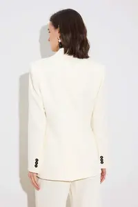 TRENDYOLMİLLA Limited Edition Off White Fitted Weaving Blazer Jacket - Image 4
