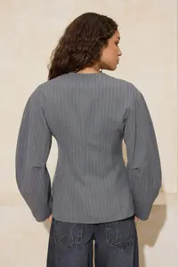 TRENDYOLMİLLA Gray Striped Sleeve Detailed Fitted Lined padded Weaving Blazer Jacket - Image 5