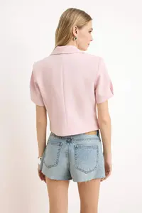 TRENDYOLMİLLA Pink snaps Short Sleeve Lined Crop Blazer Jacket - Image 4