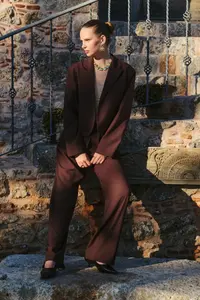 TRENDYOLMİLLA Dark Brown Crop Modal Blazer Jacket - Image 2