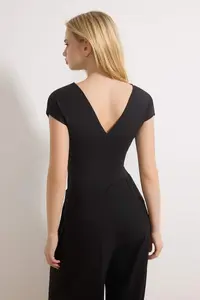 TRENDYOLMİLLA Black Fitted V-neck Short Sleeve Accessory Detailed snaps Flexible Knitting Bodysuit .D.00007 - Image 4
