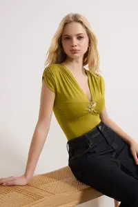 TRENDYOLMİLLA Oil Green Fitting V-neck Accessory Detailed snaps Flexible Knitting Bodysuit .D.00007 - Image 2