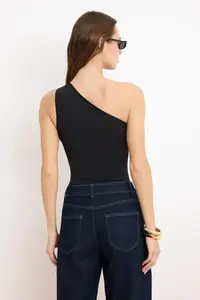 TRENDYOLMİLLA Black Fitted Asymmetric Collar Accessory Detailed snaps Flexible Knitting Bodysuit .D.00010 - Image 4