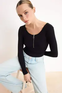 TRENDYOLMİLLA Black Fitted Cowl Neck Long Sleeve Zipper Ribbed Flexible Knitting Bodysuit .D.00026