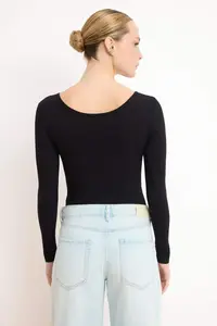 TRENDYOLMİLLA Black Fitted Cowl Neck Long Sleeve Zipper Ribbed Flexible Knitting Bodysuit .D.00026 - Image 4