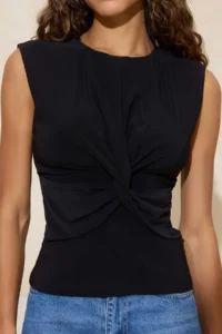 TRENDYOLMİLLA Black Fitted Sleeveless Flexible Knitting Blouse - Image 3