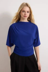 TRENDYOLMİLLA Saks Blue Fitted Boat Neck Bat Arm Short Sleeve Flexible Knitting Blouse