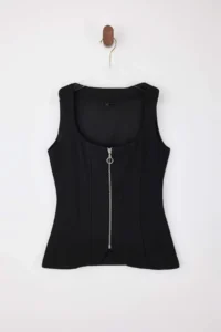 TRENDYOLMİLLA Black Fitted Square Neck Zippered Sleeveless Scuba Crepe Knitting Blouse - Image 5