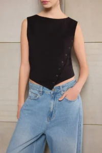 TRENDYOLMİLLA Teen Black Fitted Boat Neck Sleeveless Crop Cotton Flexible Knitting Blouse - Image 3