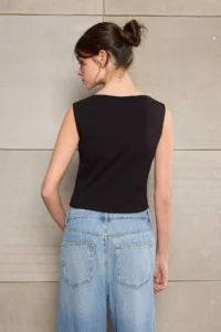 TRENDYOLMİLLA Teen Black Fitted Boat Neck Sleeveless Crop Cotton Flexible Knitting Blouse - Image 4