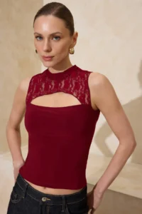 TRENDYOLMİLLA Burgundy Fitted Dog collar Sleeveless Lace Detailed Flexible Knitting Blouse
