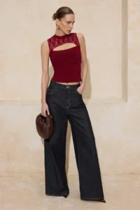 TRENDYOLMİLLA Burgundy Fitted Dog collar Sleeveless Lace Detailed Flexible Knitting Blouse - Image 2
