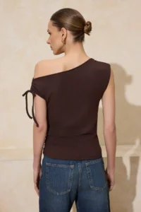 TRENDYOLMİLLA Brown Fitted Asymmetric Collar Sleeveless Soft Knitting Blouse - Image 4