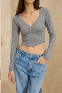 TRENDYOLMİLLA Gray Melange Fitted V-neck snaps Crop Soft Knitting Blouse - Image 4