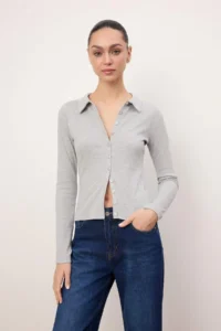 TRENDYOLMİLLA Wardrobe Essentials-Gray Melange Fitted Polo Shirt Collar Knitting Blouse - Image 2