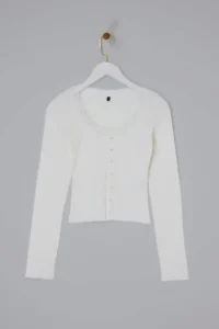 TRENDYOLMİLLA Ecru Fitted Cowl Neck Lace Detailed Ribbed Flexible Knitting Blouse - Image 5