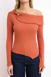 TRENDYOLMİLLA Cinnamon Fitted Asymmetric Collar Accessory Detailed Ribbed Flexible Knitting Blouse