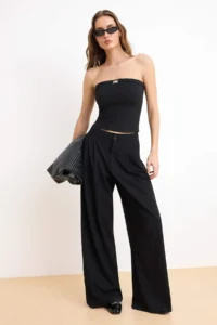 TRENDYOLMİLLA Black Fitted Strapless Sleeveless Accessory Detailed interlock Knitting Blouse - Image 2