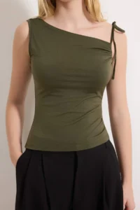 TRENDYOLMİLLA Khaki Fitted Asymmetric Collar Sleeveless Binding Detailed Flexible Knitting Blouse - Image 3