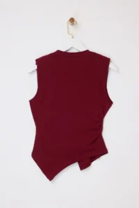 TRENDYOLMİLLA Burgundy Fitted Sleeveless Asymmetric Cotton Flexible Knitting Blouse - Image 6