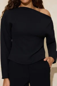TRENDYOLMİLLA Black Boat Neck Narrow Pattern Crepe Weaving Blouse - Image 3