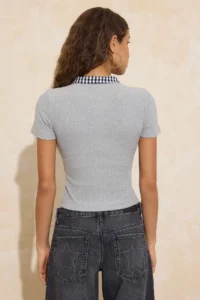 TRENDYOLMİLLA Gray Melange Fitted Polo Shirt Collar Weaving Detailed Ribbed Flexible Knitting Blouse - Image 4