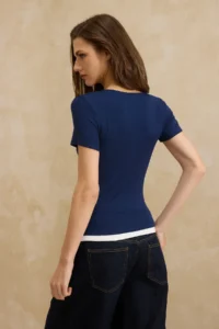 TRENDYOLMİLLA Navy Blue Color Blocked Fitted Short Sleeve Soft Knitting Blouse - Image 4