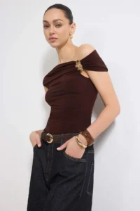 TRENDYOLMİLLA Brown Fitted Asymmetric Collar Accessory Detailed Flexible Knitting Blouse