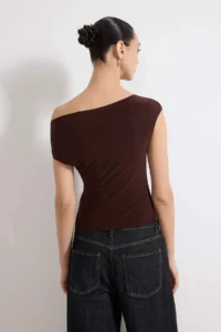 TRENDYOLMİLLA Brown Fitted Asymmetric Collar Accessory Detailed Flexible Knitting Blouse - Image 4