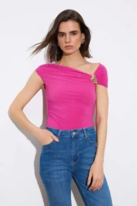 TRENDYOLMİLLA Fuchsia Fitted Asymmetric Collar Accessory Detailed Flexible Knitting Blouse
