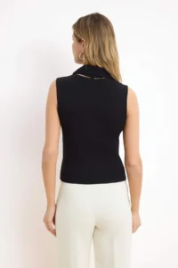 TRENDYOLMİLLA Black Fitted/Body-Fitting Sleeveless Binding Detailed Crop/Short Cotton Flexible Knitting Blouse - Image 3