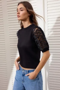 TRENDYOLMİLLA Black Tulle Detailed Crew Neck Knitwear Blouse