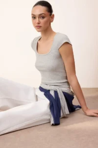 TRENDYOLMİLLA Wardrobe Essentials-Wardrope Essentials Gray Melanj Fitted Crop Flexible Knitting Blouse
