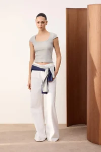 TRENDYOLMİLLA Wardrobe Essentials-Wardrope Essentials Gray Melanj Fitted Crop Flexible Knitting Blouse - Image 2