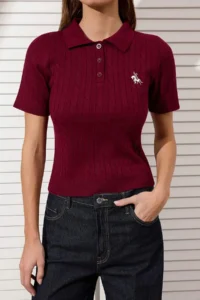TRENDYOLMİLLA Burgundy At Embroidered Polo Shirt Collar Hair Knitting Knitwear Blouse - Image 3