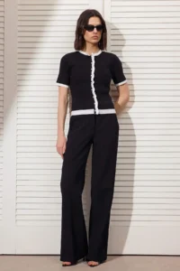 TRENDYOLMİLLA Black Color Block Detailed Soft textured Knitwear Thin Blouse - Image 2