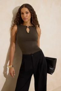 TRENDYOLMİLLA Khaki Fitted Boat Neck Sleeveless Accessory Detailed Flexible Knitting Blouse