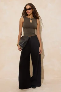TRENDYOLMİLLA Khaki Fitted Boat Neck Sleeveless Accessory Detailed Flexible Knitting Blouse - Image 2