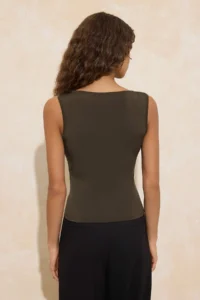 TRENDYOLMİLLA Khaki Fitted Boat Neck Sleeveless Accessory Detailed Flexible Knitting Blouse - Image 4