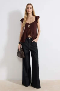 TRENDYOLMİLLA Brown Fitted/Body-fitting V-neck buttoned with flywheel/Frilly Tulle Knitting Blouse - Image 2