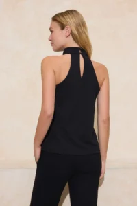 TRENDYOLMİLLA Black Fitted Barbell Collar Accessory Detailed Scuba Crepe Knitting Blouse - Image 4