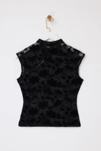 TRENDYOLMİLLA Black Flocked Floral Fitted Dog collar Sleeveless buttoned Lace Knitting Blouse - Image 6