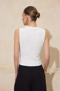 TRENDYOLMİLLA Ecru Fitted Sleeveless Shirred textured Knitting Blouse - Image 4