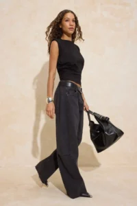 TRENDYOLMİLLA Black Fitted Sleeveless Shirred Cotton Flexible Knitting Blouse - Image 2