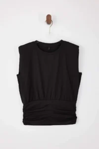 TRENDYOLMİLLA Black Fitted Sleeveless Shirred Cotton Flexible Knitting Blouse - Image 5