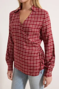 TRENDYOLMİLLA Rejection Double breasted Binding Detailed Viscose Weaving Blouse - Image 3