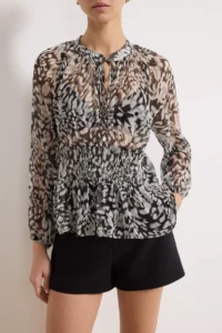 TRENDYOLMİLLA Black Abstract Patterned Gipelli Transparan Siphon Weaving Blouse - Image 3